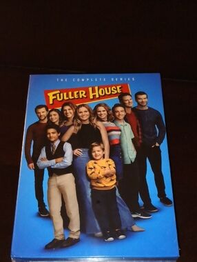 Warner Bros. Fuller House Complete Series - Blue Cover